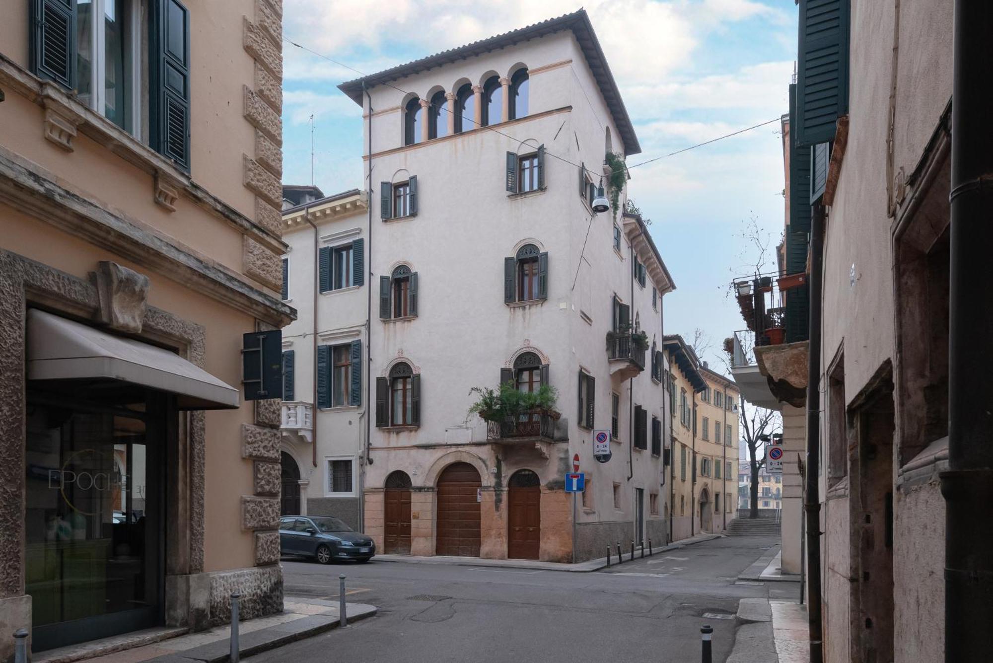 Residenza Roccamaggiore Verona Bagian luar foto