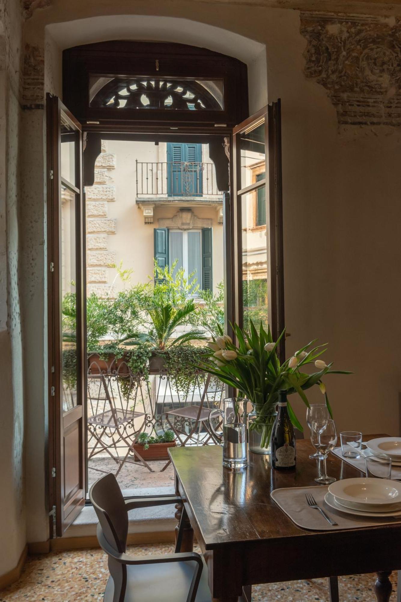 Residenza Roccamaggiore Verona Bagian luar foto