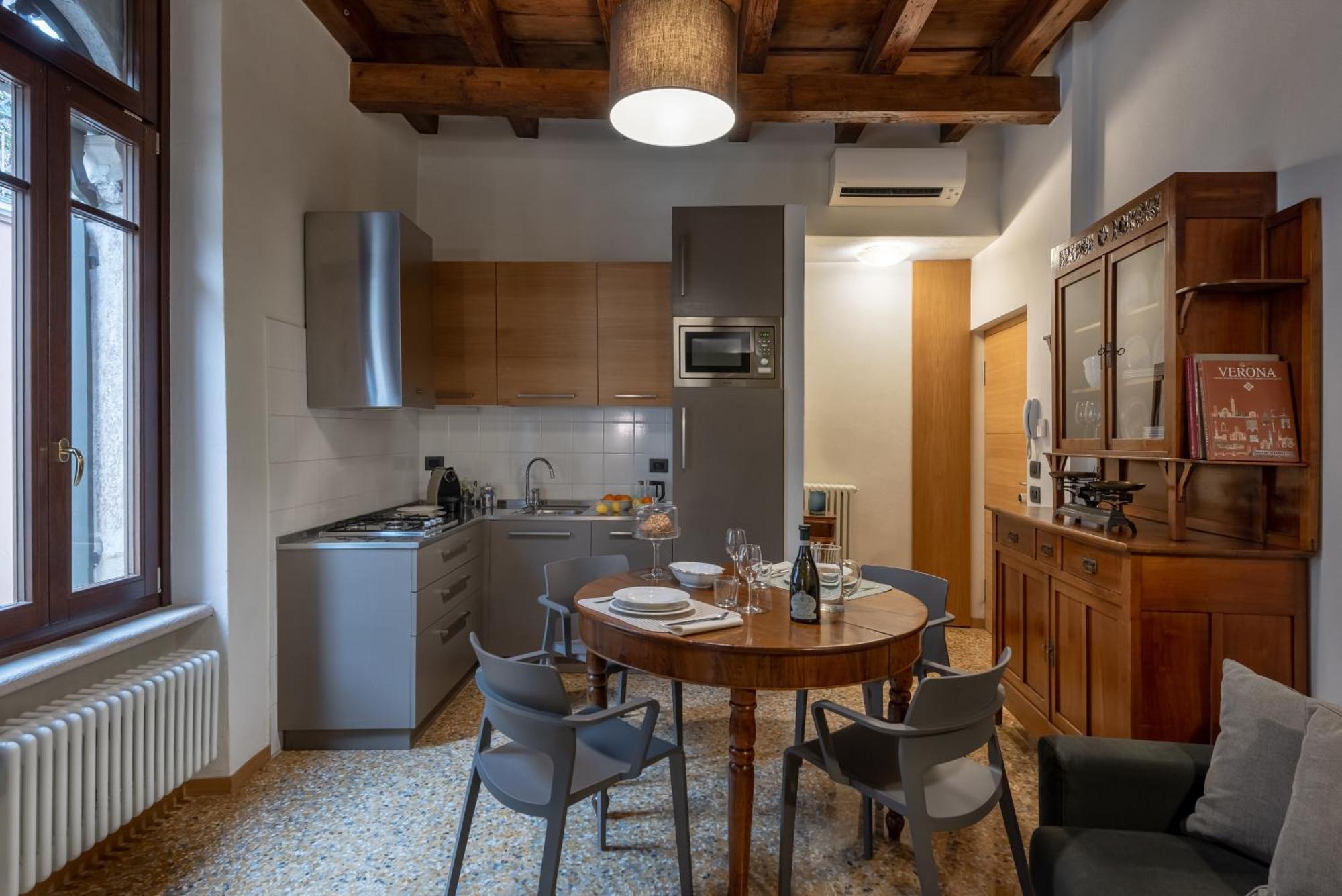 Residenza Roccamaggiore Verona Bagian luar foto
